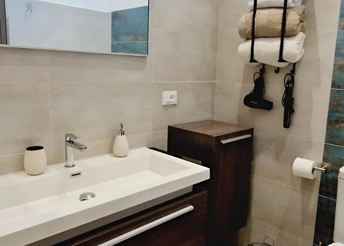 Terrazza Enjoy 勒托阳尼